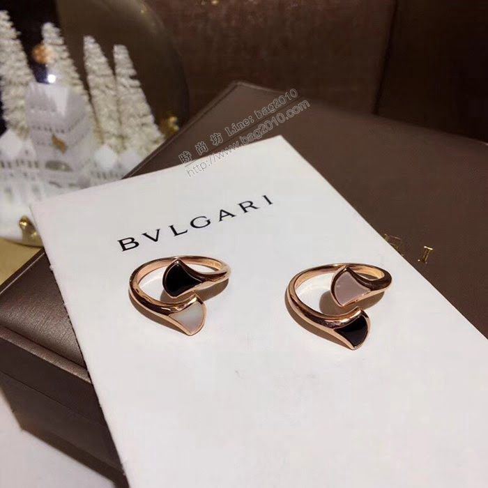 Bvlgari飾品 寶格麗雙面貝殼瑪瑙開口戒指 diva系列 925純銀電鍍18k彩寶扇形裙子單戒  zgbq3293
